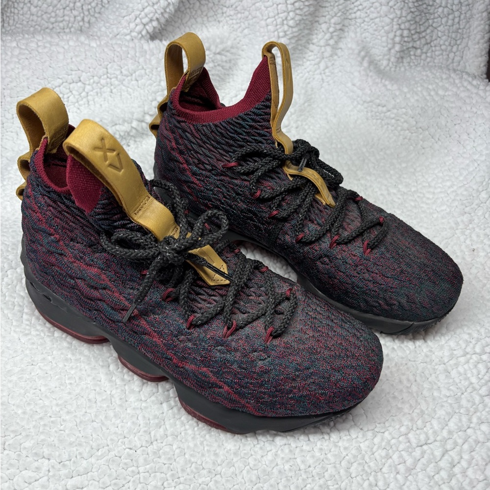 LeBron XV unisex